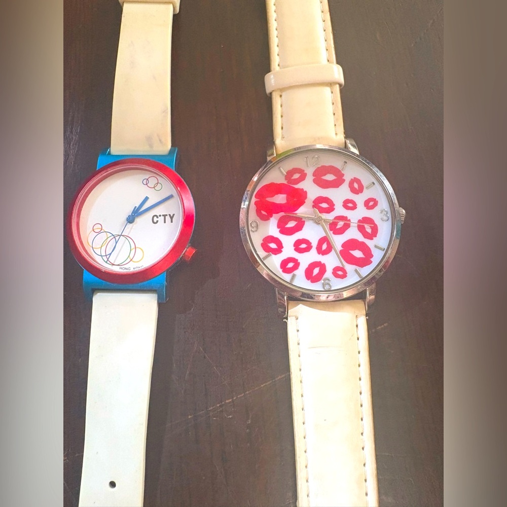 2 fashion watches Hong Kong and Japan movement